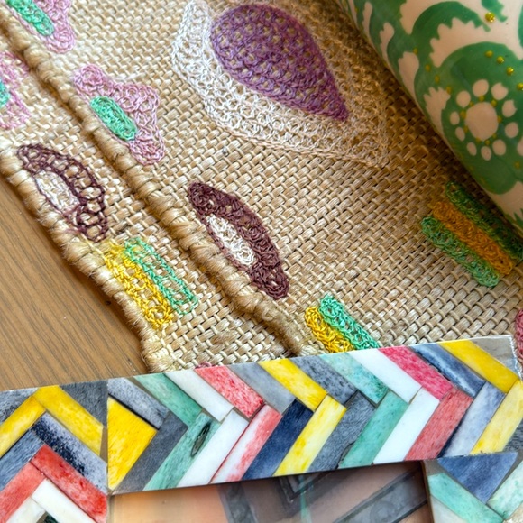 LIKE NEW RARE World Market 4x6 Bone Inlay Picture Frame-Multicolored Chevron - Picture 9 of 11